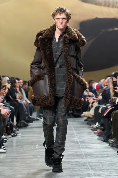 Look 35